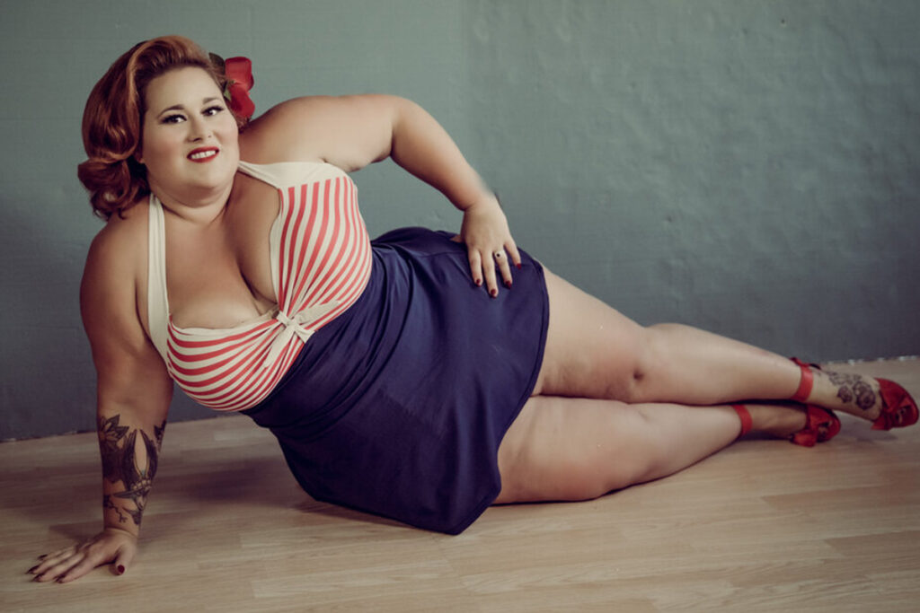 16 Curvy Plus Size Pin Up Photoshoot Ideas and Tips