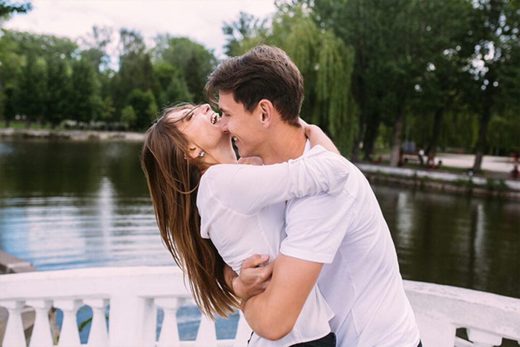 21 Best Proposal Ideas For Unforgettable Moment | Romantic photos couples,  Couple photography, Romantic couples